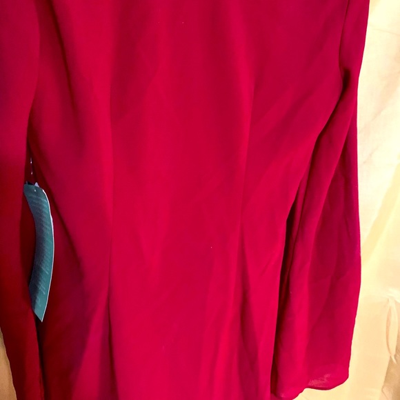 Red long sleeve flowy top with bead details - Picture 8 of 8